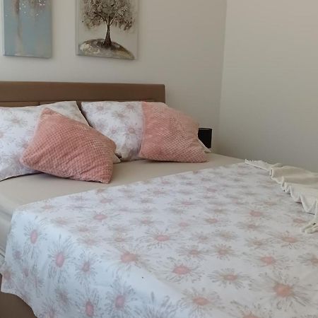 Leona Apartment-Perfect For Four Split Eksteriør billede