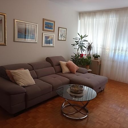 Leona Apartment-Perfect For Four Split Eksteriør billede