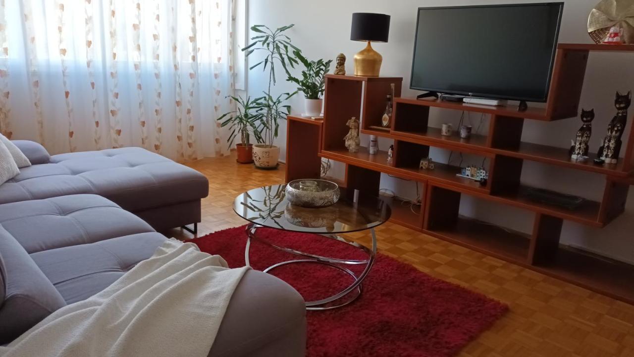 Leona Apartment-Perfect For Four Split Eksteriør billede