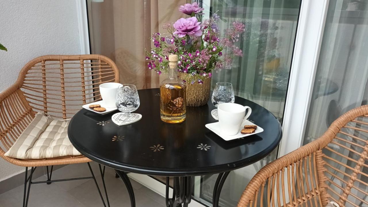 Leona Apartment-Perfect For Four Split Eksteriør billede