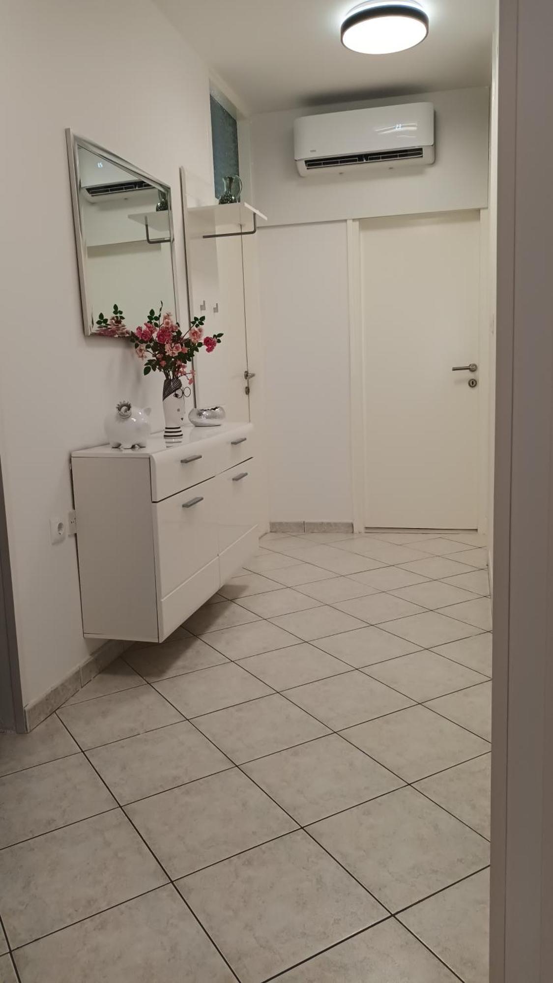 Leona Apartment-Perfect For Four Split Eksteriør billede
