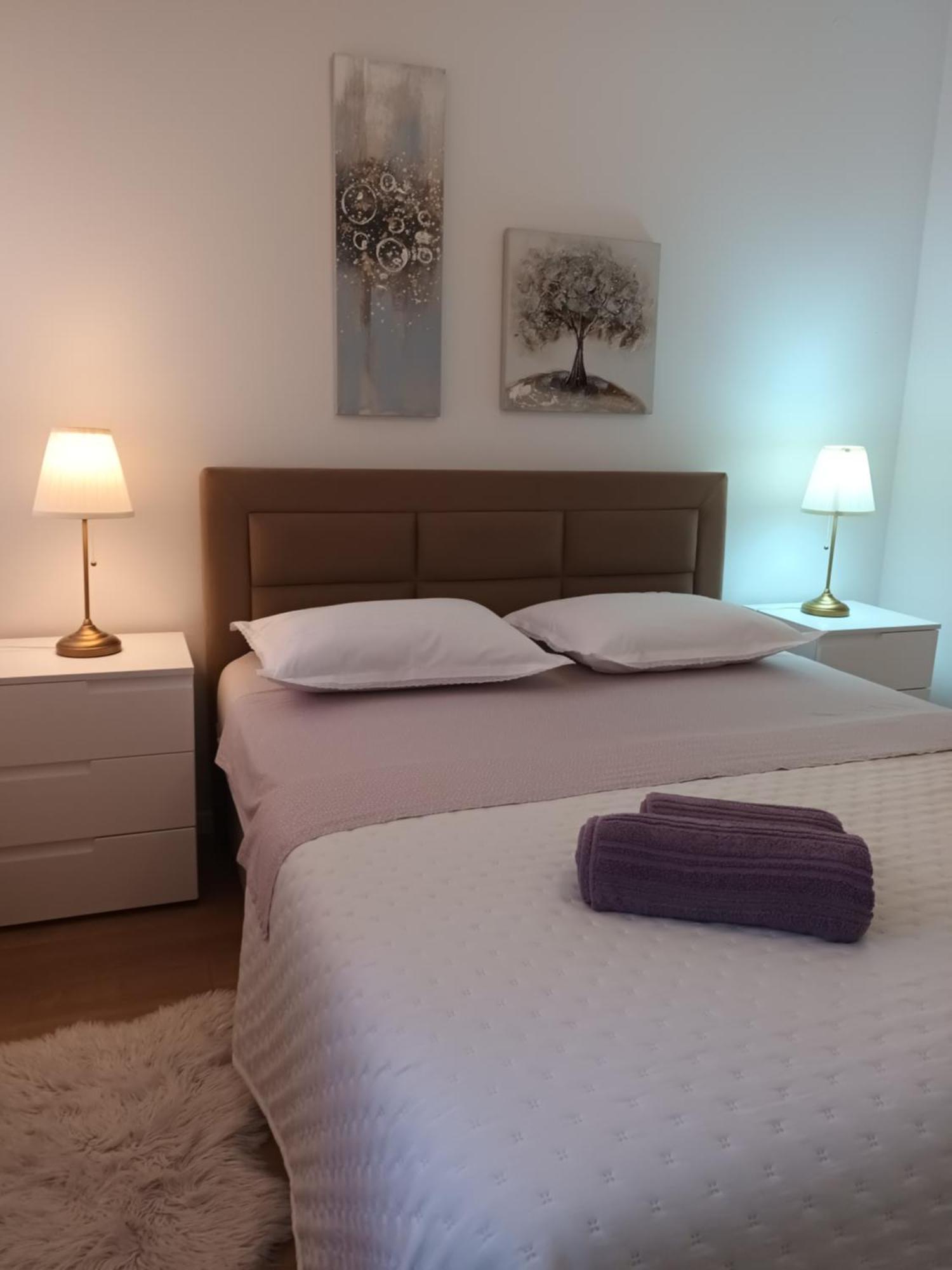 Leona Apartment-Perfect For Four Split Eksteriør billede
